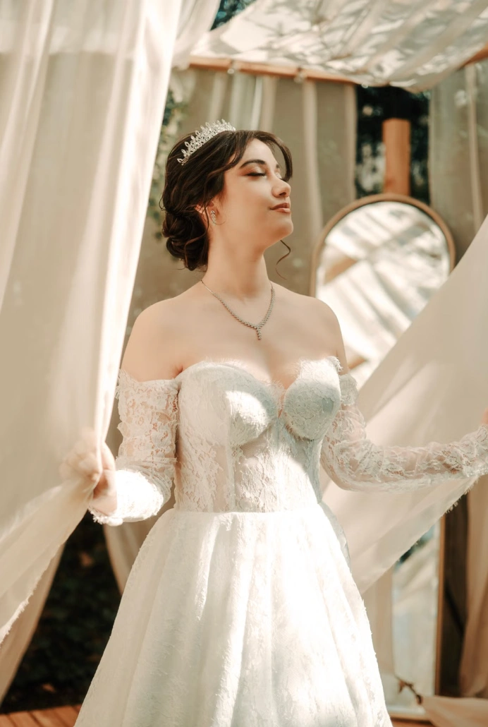 Luxury Bridal Glamour Makeup Application