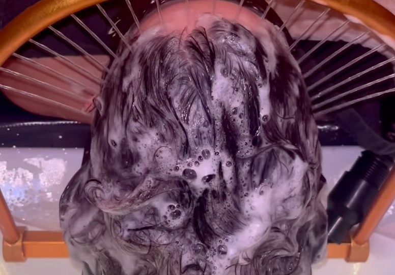 Deep moisture treatment for dry and dehydrated hair