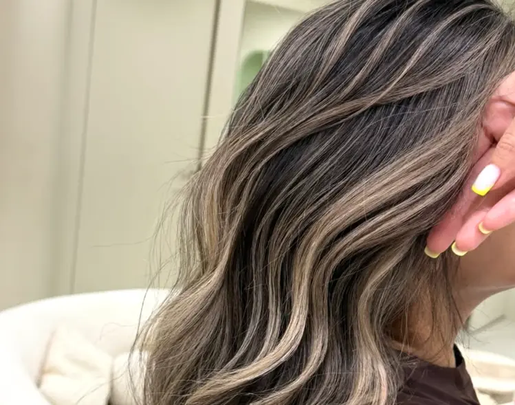 Full blonde balayage with heavier lightening throughout