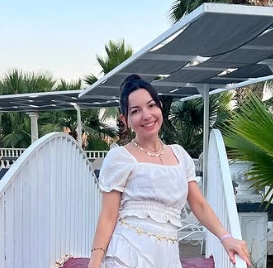 Selin Kaya, massage therapist at the Erothots beauty salon